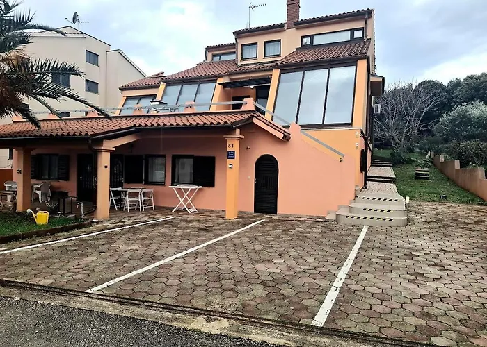 Apartmani Delas