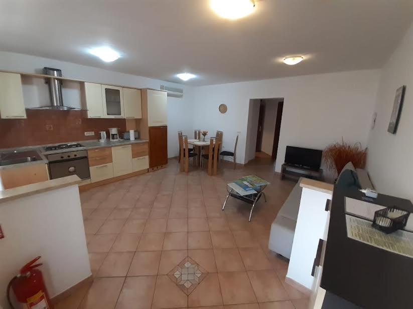 Delas Apartma *