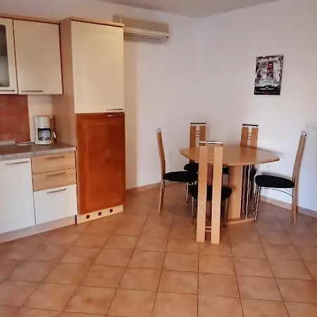 Apartmani Delas Pjescana Uvala Exterior photo