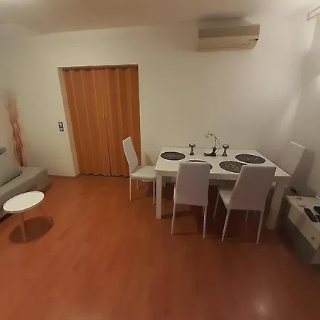 Apartmani Delas Pjescana Uvala Exterior photo