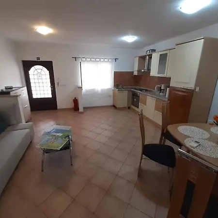 Apartmani Delas Pjescana Uvala Exterior photo