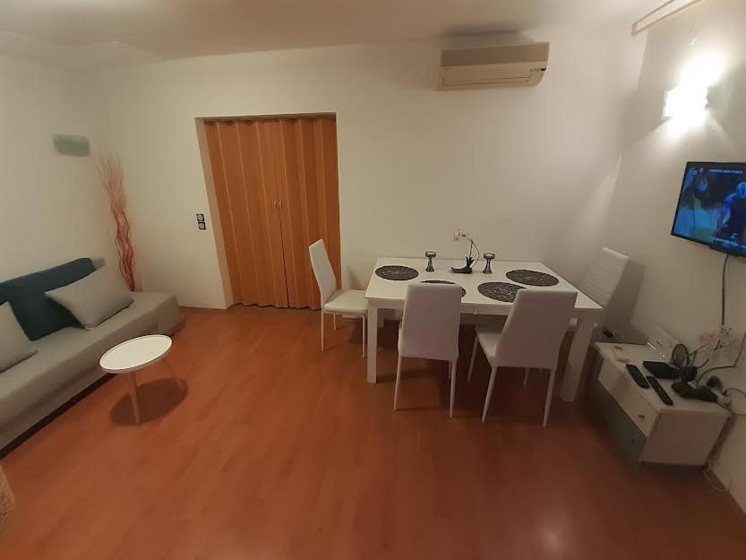 Apartment Delas *
