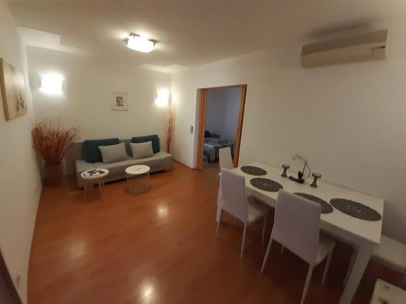 Apartment Delas *